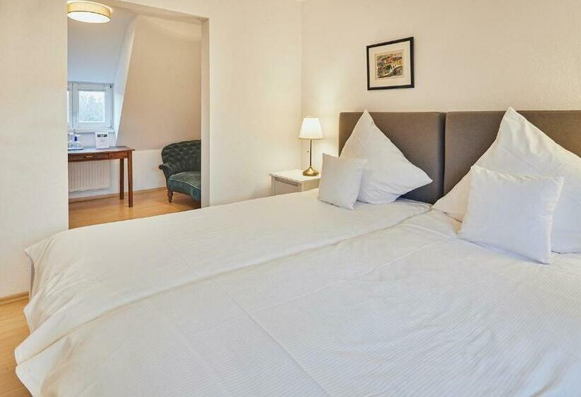 Номер Стандарт, Gutshotel Baron Knyphausen