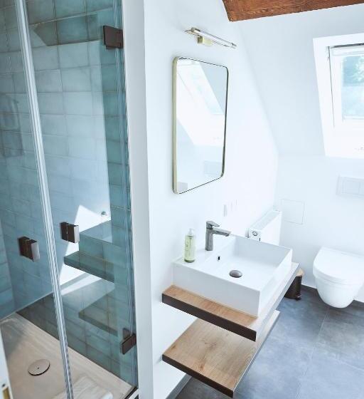 Номер Стандарт, Gutshotel Baron Knyphausen