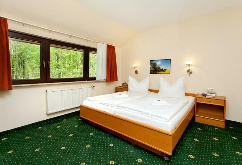 Семейный Номер, Restaurant & Hotel Baumhaus Hagen
