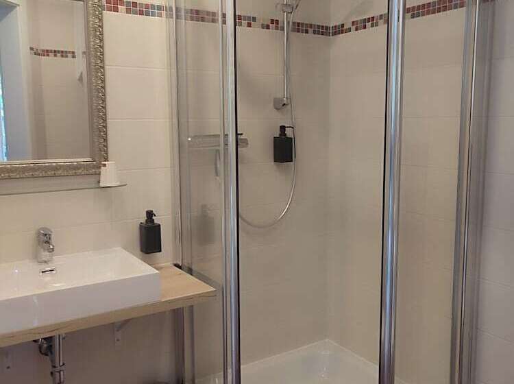 Quarto Estandar Individual, Groote Engel