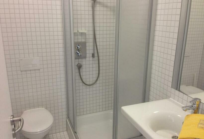 اتاق استاندارد, Jugendherberge Stuttgart Neckarpark