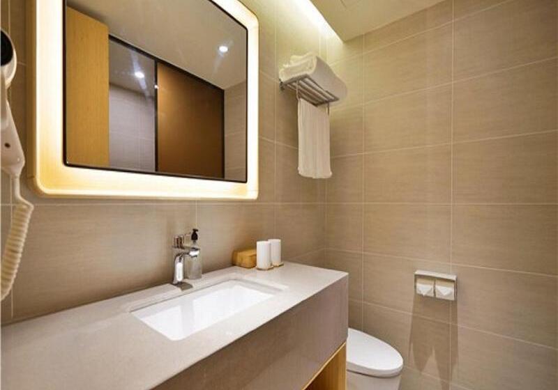 Номер Стандарт, B&b Hotel Freiburg Nord