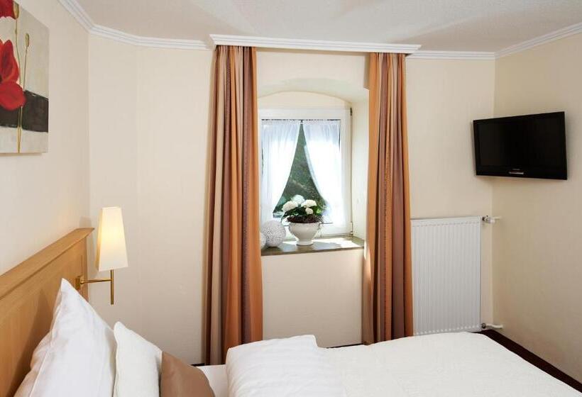 Полулюкс, Landhotel Krolik