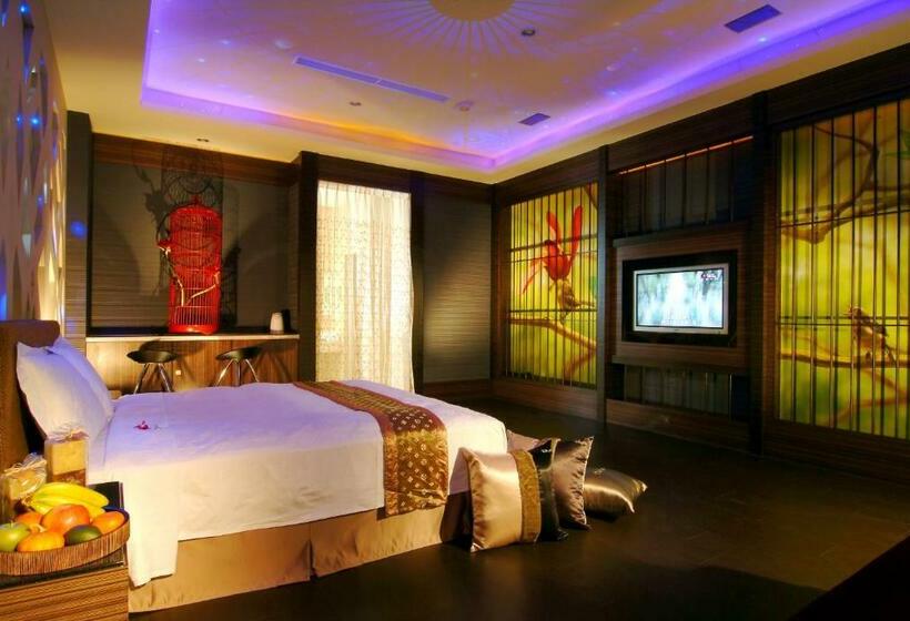 اتاق سوپریور, Takao Love Motel