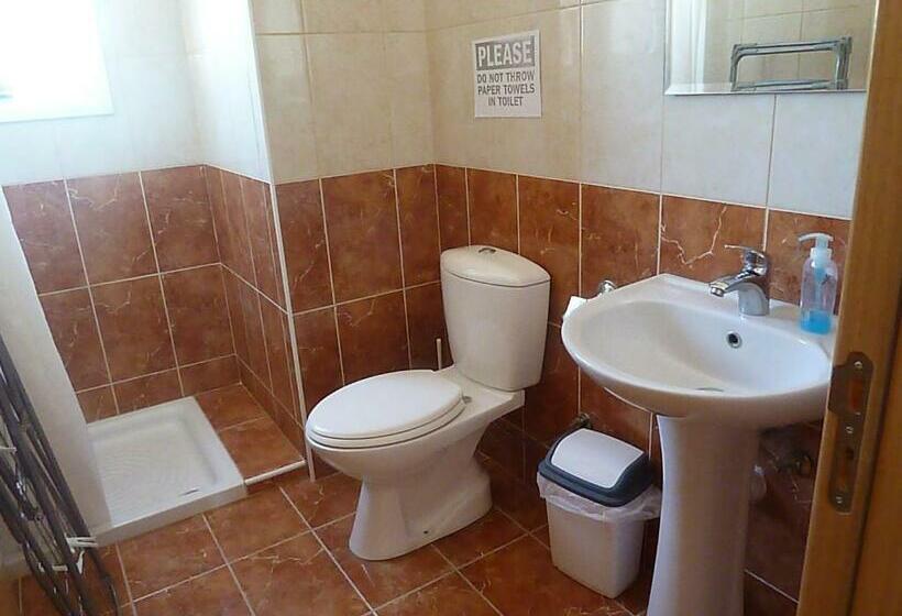 Апартаменты 2 Спальни с Балконом, Valentinos Apartments