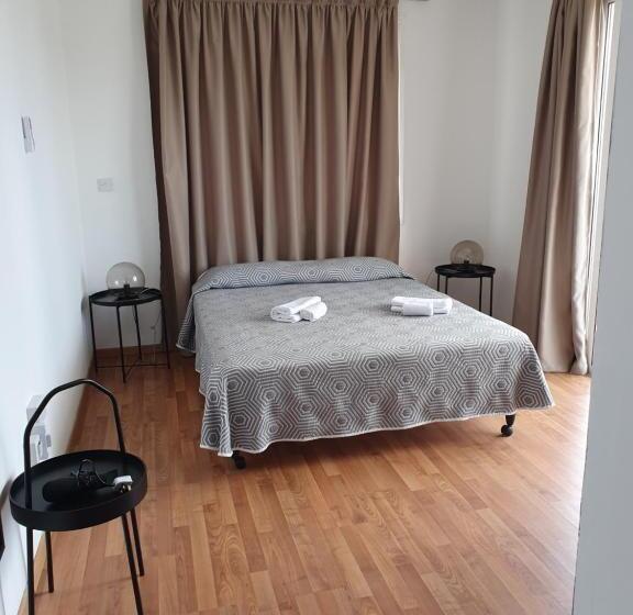 Апартаменты 1 Спальня с Балконом, Valentinos Apartments