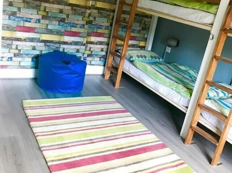 Кровать в Общей Комнате, The Vagabond Bunkhouse