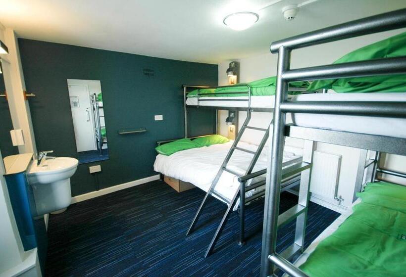 Кровать в Многоместном Номере с Общей Ванной, Hostel Yha Poppit Sands