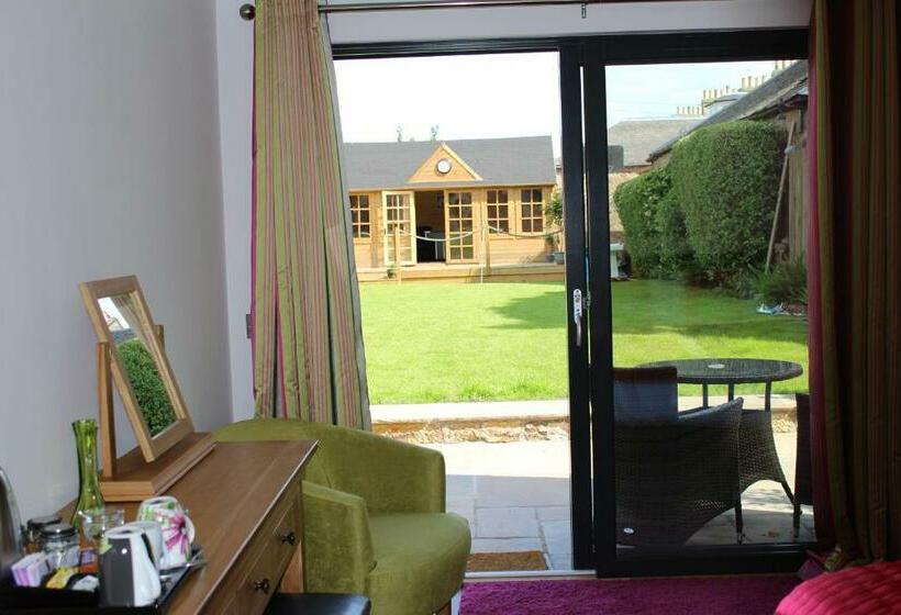 اتاق لوکس با چشم‌انداز باغ, Brackness House Luxury B&b