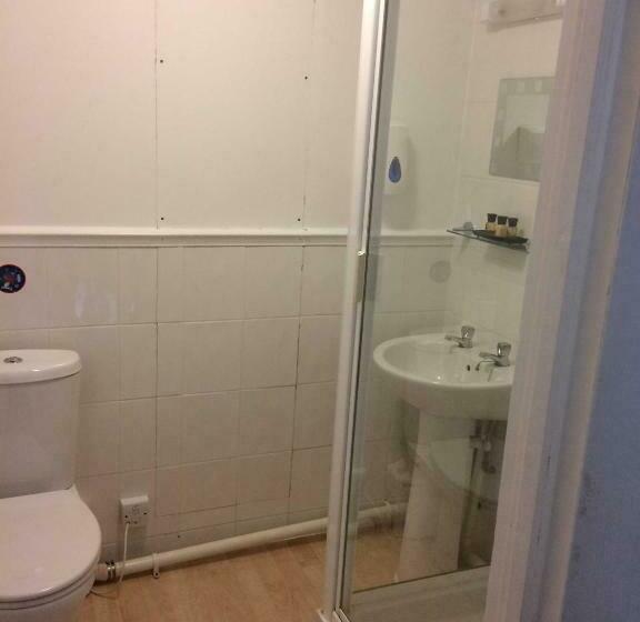 غرفة قياسية فردية, Royal Temple Yacht Club