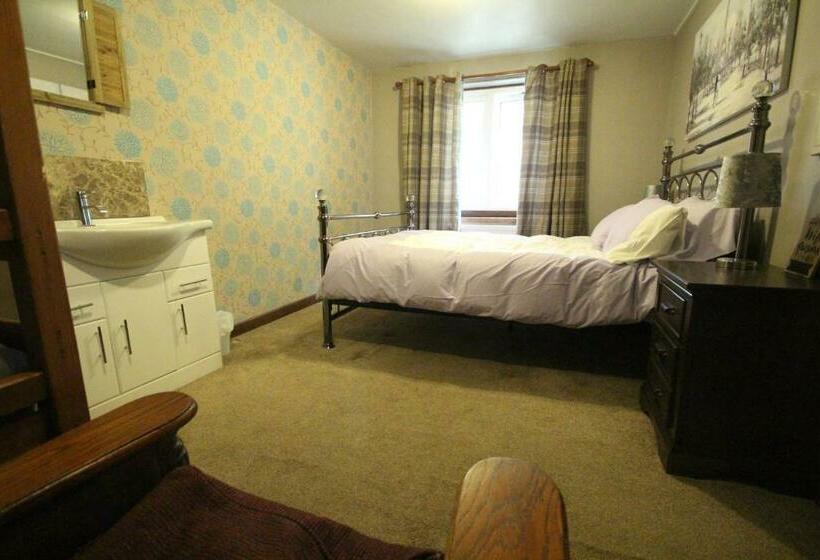 Семейный Номер Deluxe, Lledr House Hostel Near Two Zip World Sites