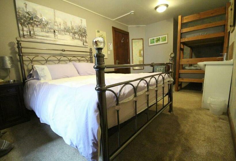 Семейный Номер Deluxe, Lledr House Hostel Near Two Zip World Sites