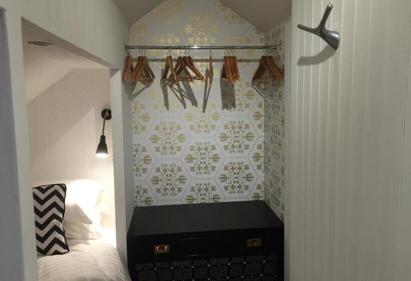 تختخواب در اتاق مشترک, Greenbank Lodge Llangollen