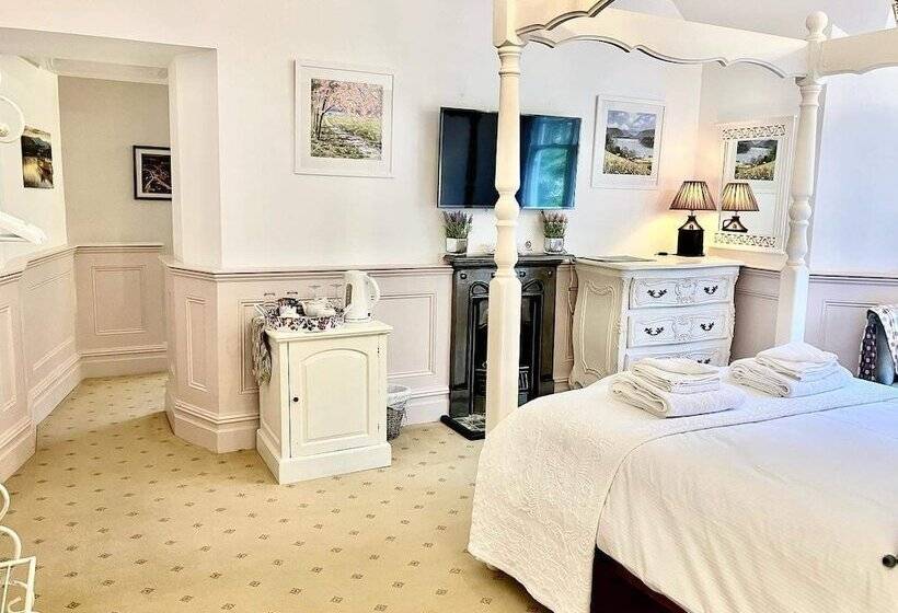 סוויטה, Storrs Gate House