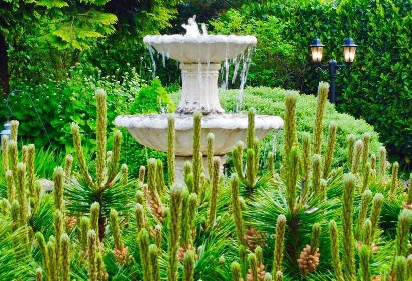 סוויטה, Storrs Gate House