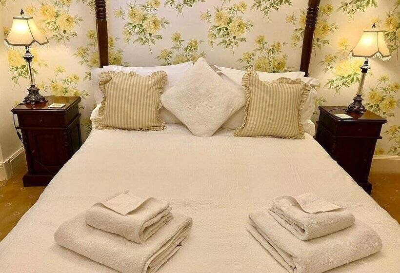 סוויטה, Storrs Gate House