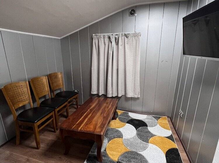 Номер Deluxe, The Commongate Hotels