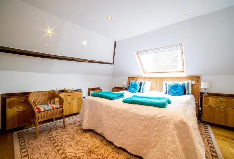 Номер Стандарт в Мансарде, Molland Manor House Bed & Breakfast