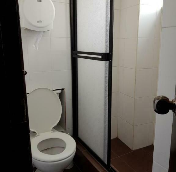 اتاق استاندارد یک تخته با سرویس بهداشتی مشترک, Hostal Juana De Arco