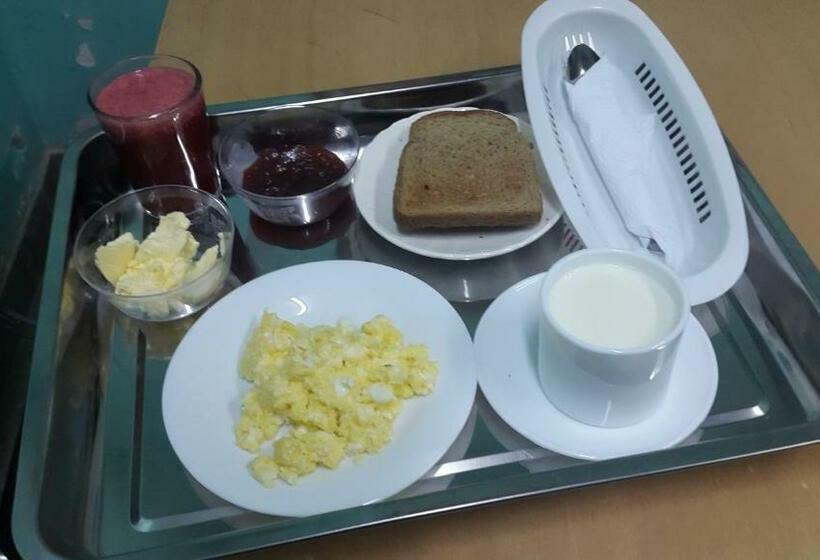 اتاق اکونومی, Hostal Juana De Arco