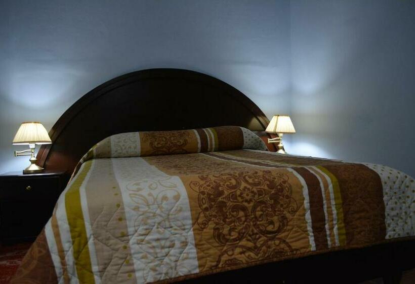 اتاق اکونومی, Hostal Juana De Arco