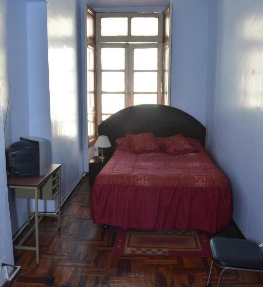 اتاق اکونومی با حمام مشترک, Hostal Juana De Arco