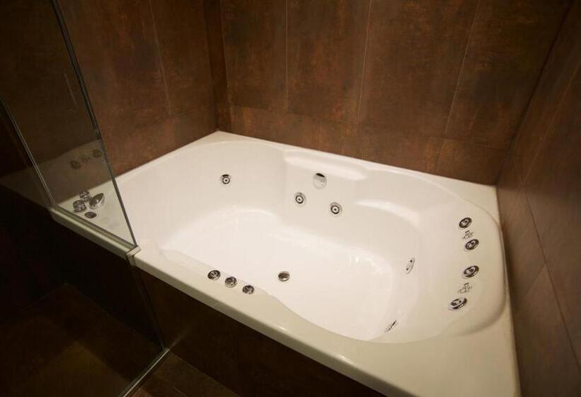 Quarto Estandar com Hidromassagem, Grand Hotel Caviahue