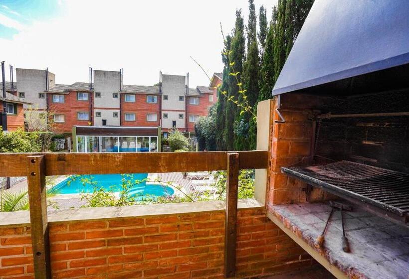 Apartamento 1 Dormitório Vista Piscina, Valeria House Rental Suites