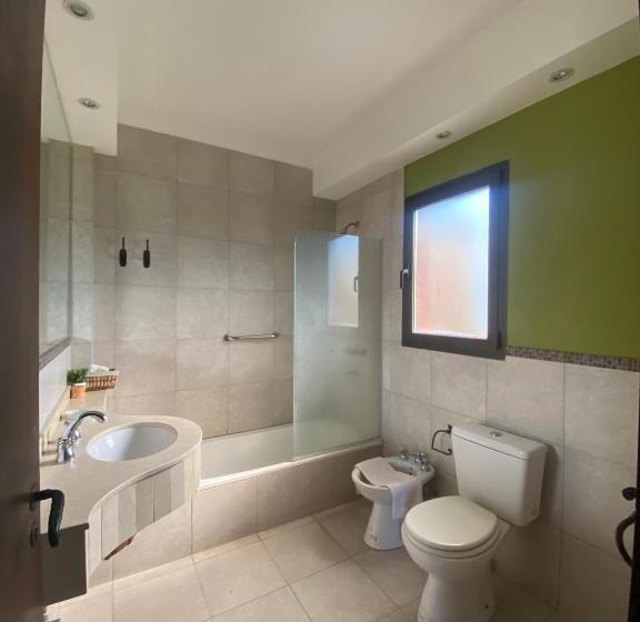 اتاق استاندارد سه نفره, Las Chirimoyas