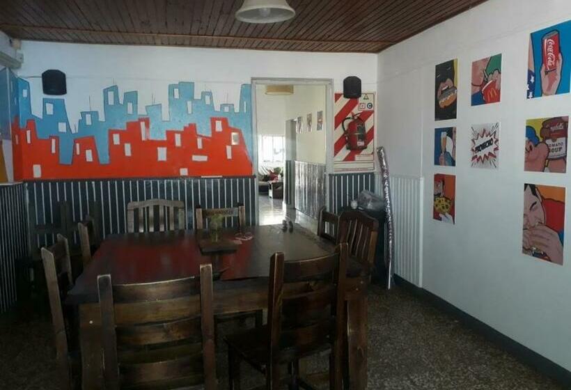 اتاق استاندارد چهارنفره با سرویس بهداشتی مشترک, Shanti Hostel