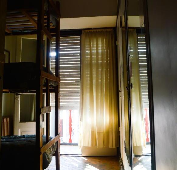 Quarto Familiar, Zeppelin Art Hostel