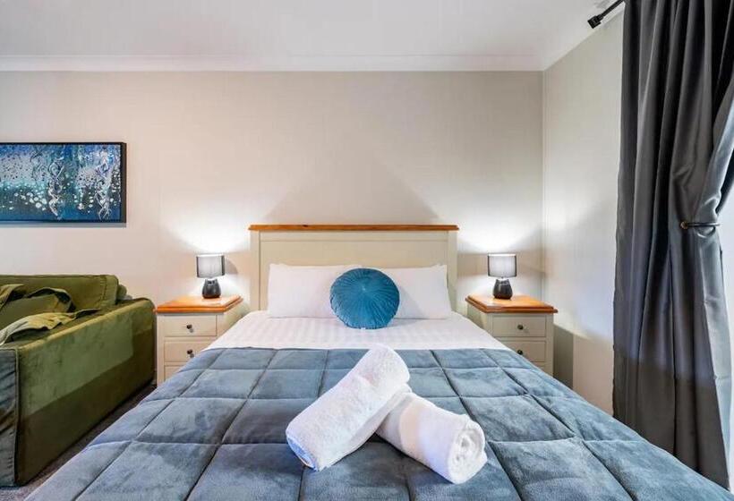 Номер Стандарт с Террасой, Cypress Bnb