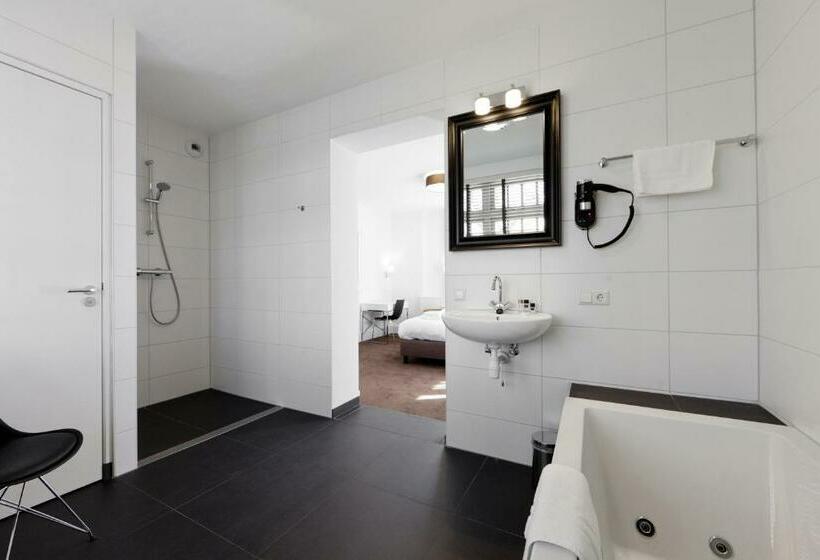 سوییت جونیور, College Hotel Alkmaar