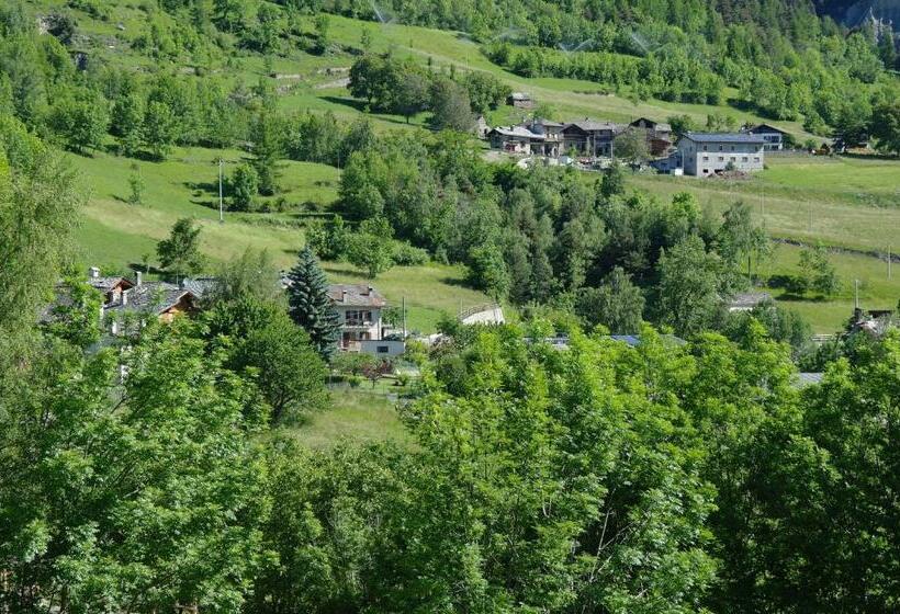 Quarto Estandar Vista Montanha, Le Vieux Noyer   Appartamenti Al Verde Villaggio Di Rumiod