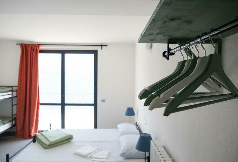 스탠다드 테라스 룸, Lake Como Beach Hostel