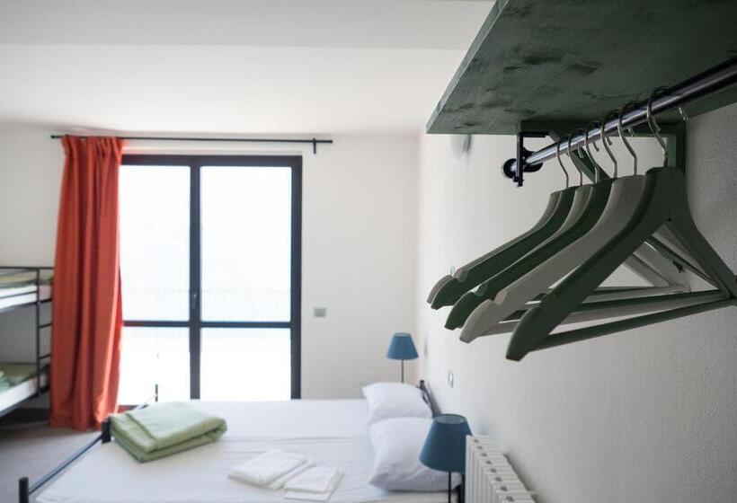 家庭间, Lake Como Beach Hostel