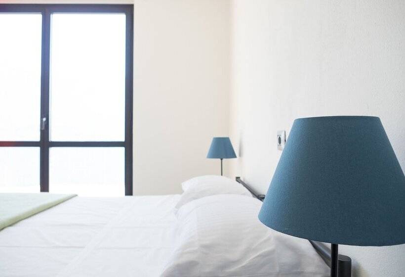家庭间, Lake Como Beach Hostel