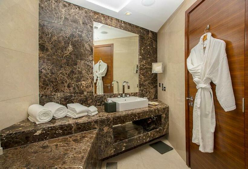اتاق سوپریور با تخت بزرگ, Grand Millennium Sulaimani