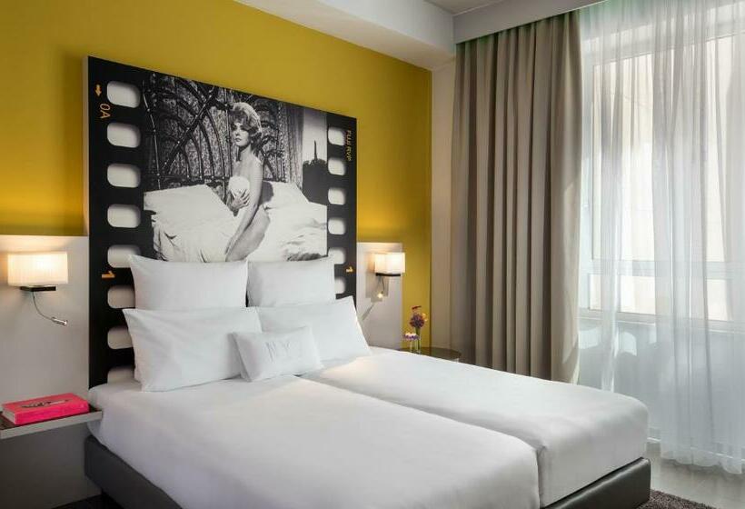 اتاق لوکس سه تخته, Nyx Hotel Milan By Leonardo Hotels