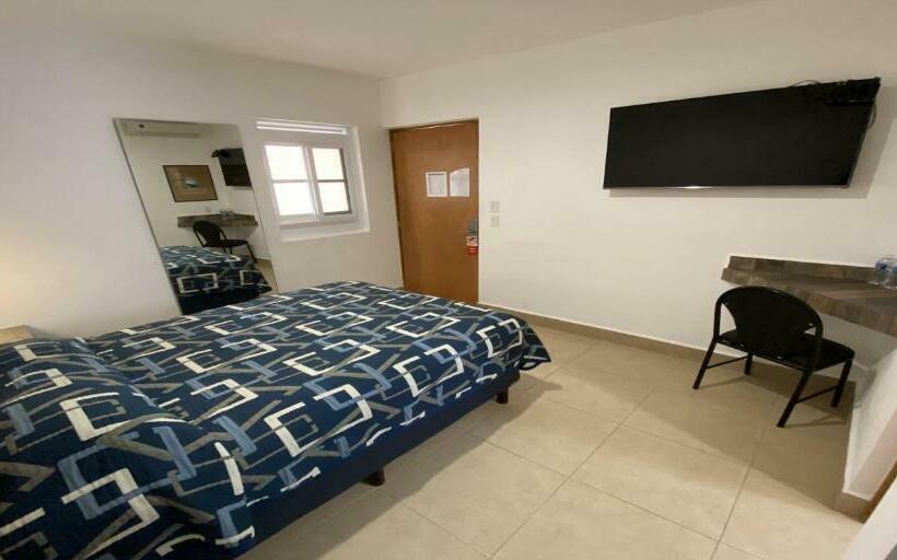 Quarto Estandar, Opportunity León