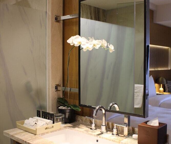 اتاق اجرایی با تخت بزرگ, Vasa Hotel Surabaya