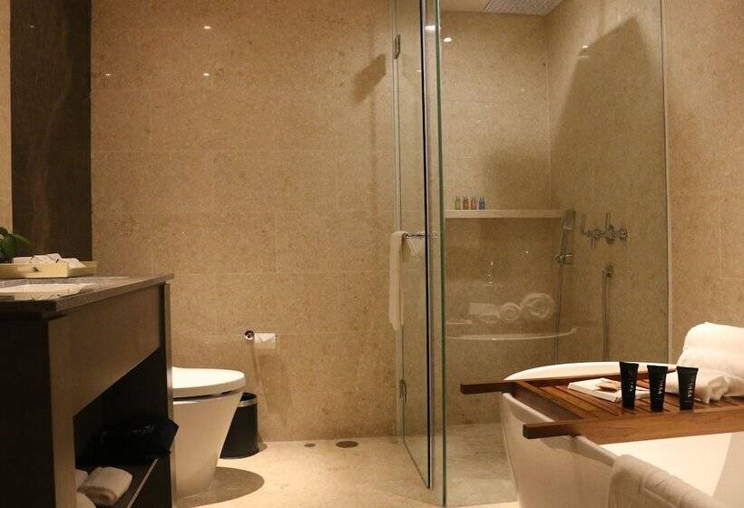 اتاق استاندارد با تخت بزرگ, Vasa Hotel Surabaya
