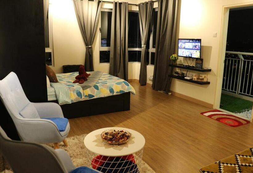 Люкс с Балконом, Mlh Premier Suites @ Saville Cheras