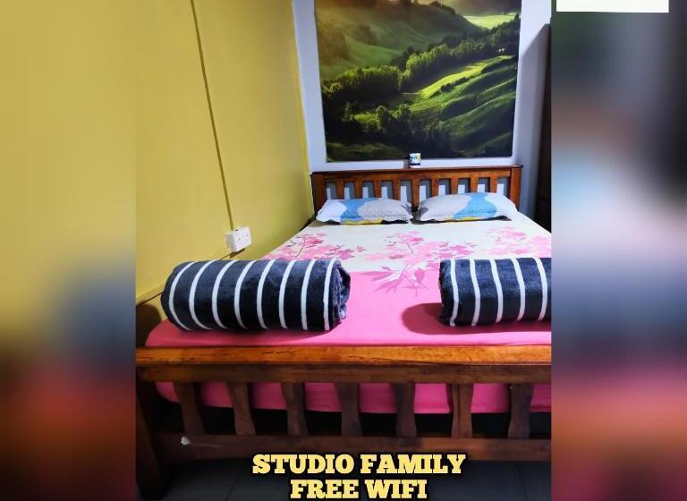 استودیو خانوادگی, Studio Cameron Highlands Mikayla
