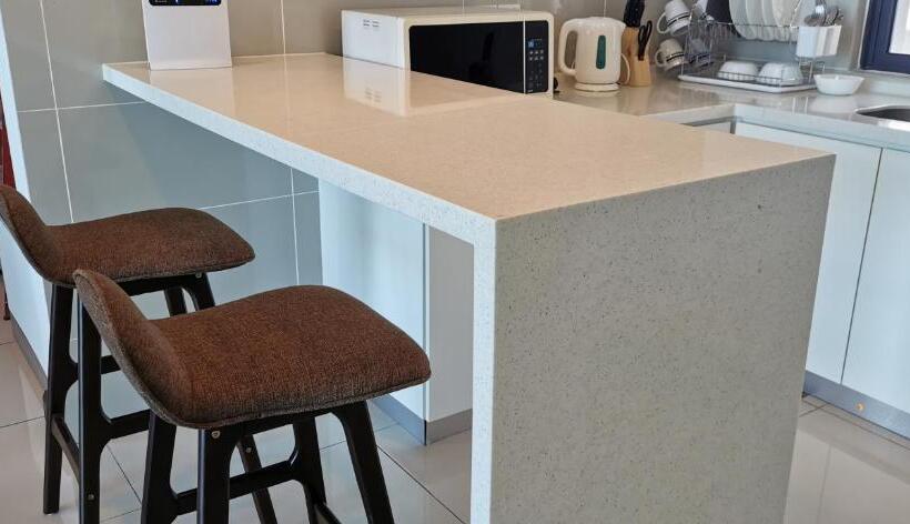Люкс Вид на Море, Dwharf Seaview Executive Suit Portdickson