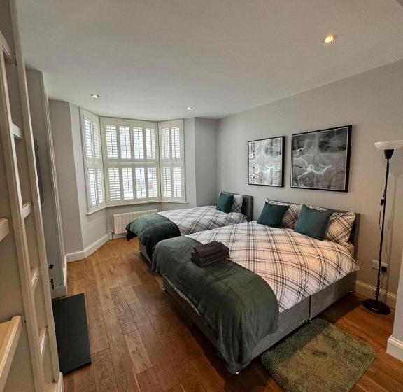Номер Стандарт Трехместный, Brentford Guest Rooms
