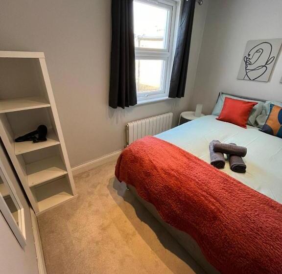 Номер Economy, Brentford Guest Rooms