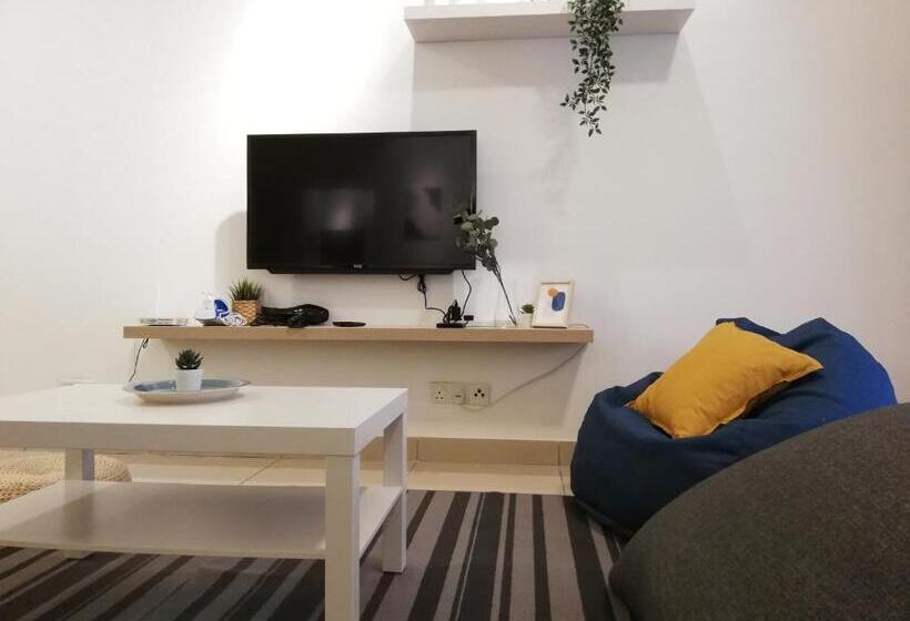 آپارتمان 3 خوابه, Subang City Residence, 8 9 Pax With Balcony, Walking Distance To Summit, 5min To Sunway