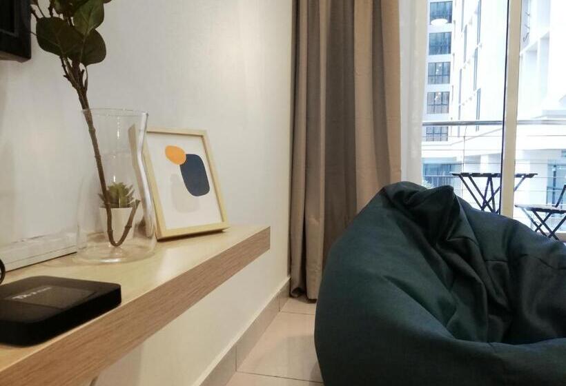 آپارتمان 3 خوابه, Subang City Residence, 8 9 Pax With Balcony, Walking Distance To Summit, 5min To Sunway
