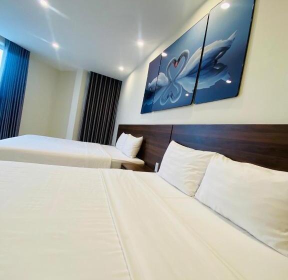 اتاق خانوادگی, Hoang Trieu Marina Thu Dau Mot